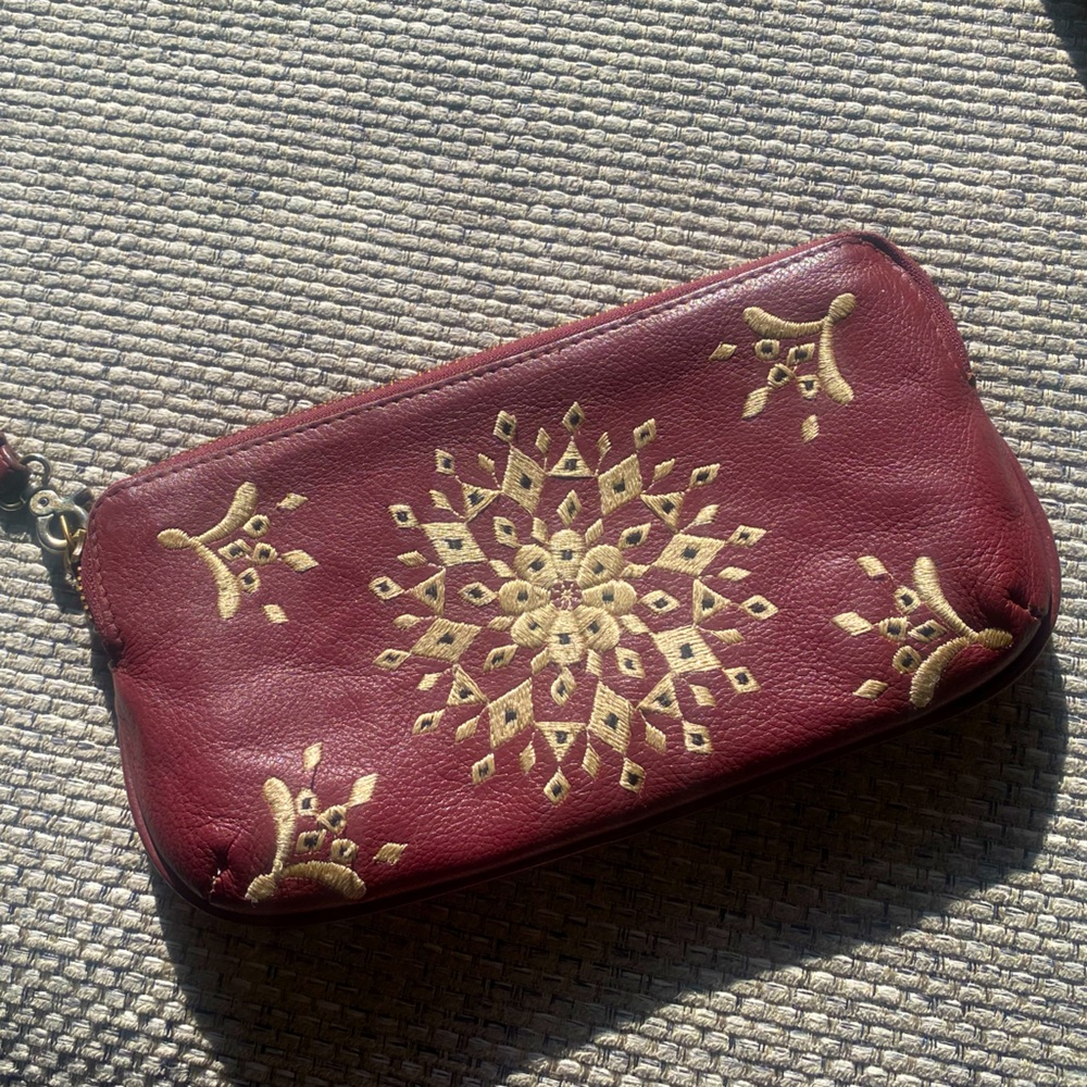 Lucky Brand leather wallet/ wristlet ❣️